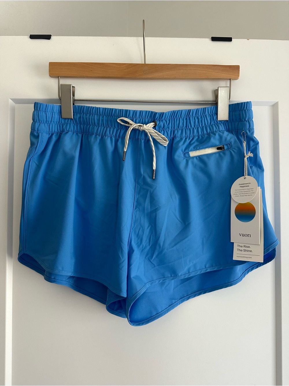 NWT Vuori Clementine 2.0 Shorts 2.5” Size XL